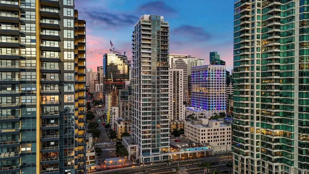 1262 Kettner Blvd 2402, San Diego, California 92101 home-pic-45